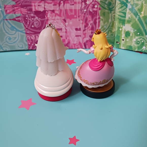 Lot of 2 Nintendo Switch Princess Peach Amiibos - Picture 2 of 2